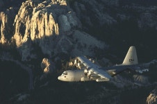 BEMIL 사진 자료실 - BEMIL 군사세계 내가 뜨면 지방 방송은 다꺼라 EC-130