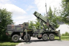 독일 공군 2방공단에 배치된 MIM-104F PAC-3 지대공미사일 - 유용원의 군사세계 독일 공군 2방공단에 배치된 MIM-104F PAC-3 지대공미사일