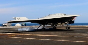 첫 항공모함 착함시험을 실시한 미 해군 X-47B 무인기-1 - 유용원의 군사세계 첫 항공모함 착함시험을 실시한 미 해군 X-47B 무인기-1