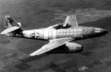 P-51 무스탕과 Me262 제트 전투기의 공중 격투 - 유용원의 군사세계