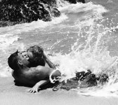 지상에서 영원으로 / 하와이 오아후 하로나 비치  - 유용원의 군사세계