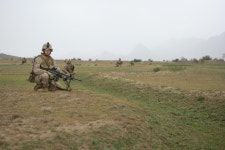 BEMIL 아카이브 - BEMIL 군사세계 아프가니스탄 헬만드에서 작전중인 미 해병대 M249 사수