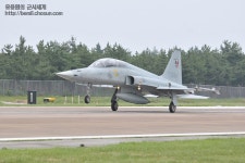 [공군제공] F-5 205전투비행대대, 13만 시간 무사고 비행 대기록 - 유용원의 군사세계