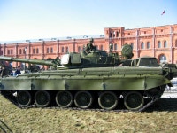박물관에 전시중인 러시아 T-80B 전차 - 유용원의 군사세계 박물관에 전시중인 러시아 T-80B 전차