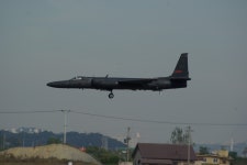 U-2기의 착륙 - 유용원의 군사세계 U-2기의 착륙