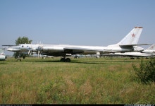 박물관에 전시중인 구소련 공군 Tu-95K-22 대함공격 폭격기 - 유용원의 군사세계 박물관에 전시중인 구소련 공군 Tu-95K-22 대함공격 폭격기