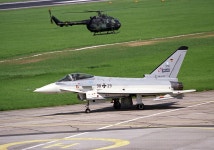 BEMIL 사진 자료실 - BEMIL 군사세계 EF-2000 DA1과 Bo-105 헬기 입니다