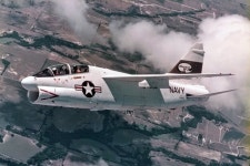 A-7 콜세어 II 공격기 - 유용원의군사세계 - 전문가광장 > 무기백과 A-7 콜세어 II 공격기