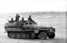 Sd.Kfz. 251 장갑차 - 유용원의군사세계 - 전문가광장 > 무기백과 Sd.Kfz. 251 장갑차