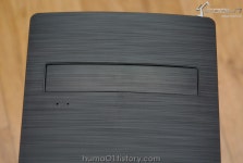 기글 하드웨어 외부 사용기 게시판 - 헤어라인의 미려한 디자인 알루(Alu)200 블랙 미들타워케이스