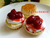 딸기쨈 만들어 고소한 스콘과 함께 드셔 보세요~^^*