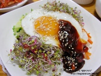 쓱쓱 비벼요~~~새싹비빔밥 쓱쓱 비벼요~~~새싹비빔밥 