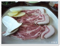 산이마을(제주도/서귀포시)...제주 흑돼지 목살과 생돼지갈비...