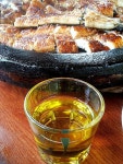 탁 트인 남한강을 바라보며 맛보는 돌판장어구이의 풍미: 경기도 광주 퇴촌 《 남강집 》