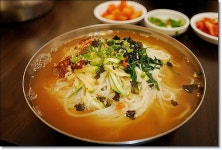 [부산/당감동] 쫄깃한 면발의 온국수 - 3代 수산국수 - 
