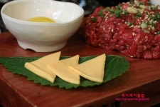 총신대입구 이수역 사거리 맛있는집 육회지존 오픈.