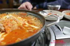 돈가네[합정동맛집/옛날김치찌개]돈가네김치찌개, 한국사람속풀기엔 최적의 음식 김치찌개