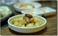 육회가 서비스인 100% 한우곱창전문점...^^ 부추곱창... 발산역맛집추천/등촌동맛집/곱창맛집/강서구곱창