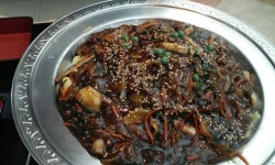 쟁반짜장을 먹어요