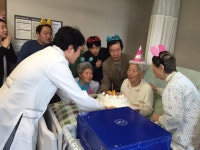 대정요양병원에서 엄마 생신파티 하고 왔어요