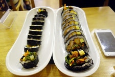 지금은 프리미엄 김밥 시대! 압구정 맛집 고집쟁이 김팔이 김밥 