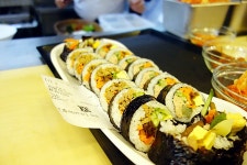 지금은 프리미엄 김밥 시대! 압구정 맛집 고집쟁이 김팔이 김밥 