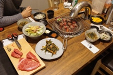 종각역 가족모임장소 추천 / 최상급 한우를 저렴한 가격에 즐겨요!! 뚝심한우 광화문점