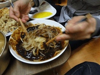 짜장면 비비기 고수