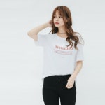 패션플러스 - [모다아울렛 남양주] 에이치커넥트 여성 스몰 레터링 프린트 티셔츠(30221-131-484-69)