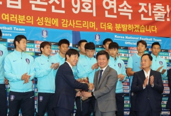 신태용 감독, 공격축구 선언 : 축구·해외리그 : 스포츠 : 뉴스 : 한겨레 신태용 감독, 공격축구 선언