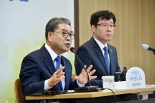 이재정 “새 정부 교육 개혁은 ‘4·16교육체제’로” : 전국 : 사회 : 뉴스 : 한겨레 이재정 “새 정부 교육 개혁은 ‘4·16교육체제’로”