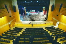 현송월 단장, 강릉아트센터 2시간 이상 꼼꼼 점검 : 문화일반 : 문화 : 뉴스 : 한겨레 현송월 단장, 강릉아트센터 2시간 이상 꼼꼼 점검