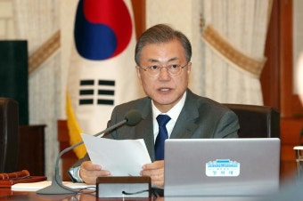 문대통령 국정지지도 48.8%…취임 후 첫 40%대 기록 : 청와대 : 정치 : 뉴스 : 한겨레 문대통령 국정지지도 48.8%…취임 후 첫 40%대 기록