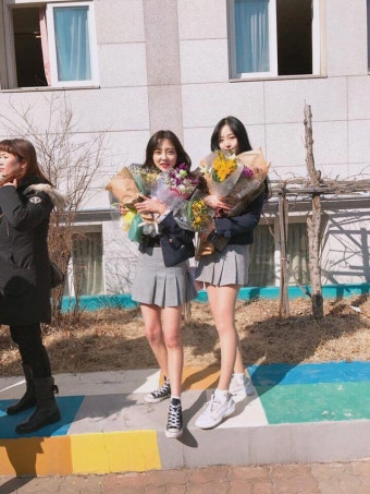 한림연예예술고등학교 졸업식 풍경.jpg > 연예계 수다 > 연예계 썰전 한림연예예술고등학교 졸업식 풍경.jpg