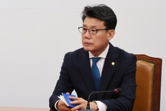 진성준 