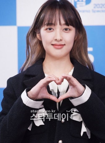 [포토]김보라, 얼굴 만한 하트