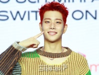 [포토]아스트로 MJ, 레드헤어 완벽소화
