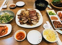 도니족발 한접시!