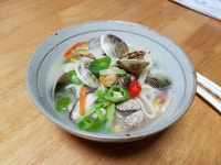 후덥지근하고 우중충할땐 칼국수