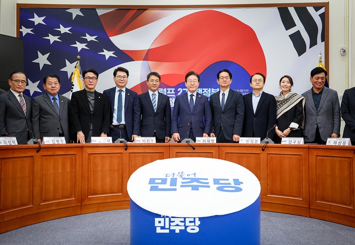 이재명 더불어민주당 대표, 트럼프 취임으로 수출 위기...선제적 조치 필요번역