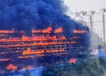 [서울신문] 대전 관저다목적체육관 공사장서 불…11명 부상 대전 관저다목적체육관 공사장서 불…11명 부상