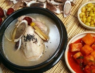 [서울신문] 치맥이 대세? 보양식 으뜸은 삼계탕이닭！ 치맥이 대세? 보양식 으뜸은 삼계탕이닭！