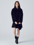 에잇세컨즈(8SECONDS) 네이비 페이크 소프트 FUR 쇼트 재킷 (168Y3ZSY1R) - 79,900원 | 무신사 스토어