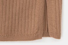 SSF SHOP - 삼성물산 패션부문 온라인 공식몰 옐로이시 브라운 버튼 장식 라운드넥 풀오버