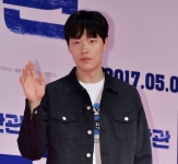 류준열_7634-2 | 텐아시아