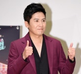 홍경민_4225-2 | 텐아시아
