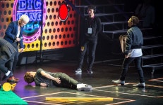 더쿠 - 대성이 왜 누워있엌ㅋㅋㅋㅋ