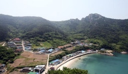 스퀘어 - 여교사 성폭행 사건 이후 신안군 관광객 수 더 늘었다