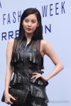 오늘 서현 패션위크 두 가지 의상.jpg - 스퀘어 카테고리