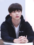 더쿠 - 성재 사진 한번만 보고 가줘......